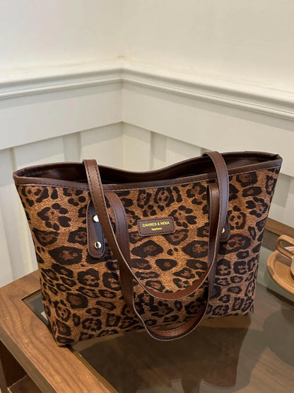 Leopard Polyester Tote Bag.