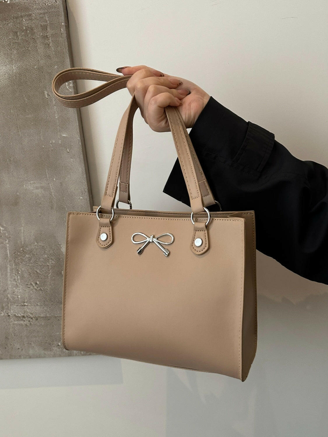 Bow PU Leather Shoulder Bag.
