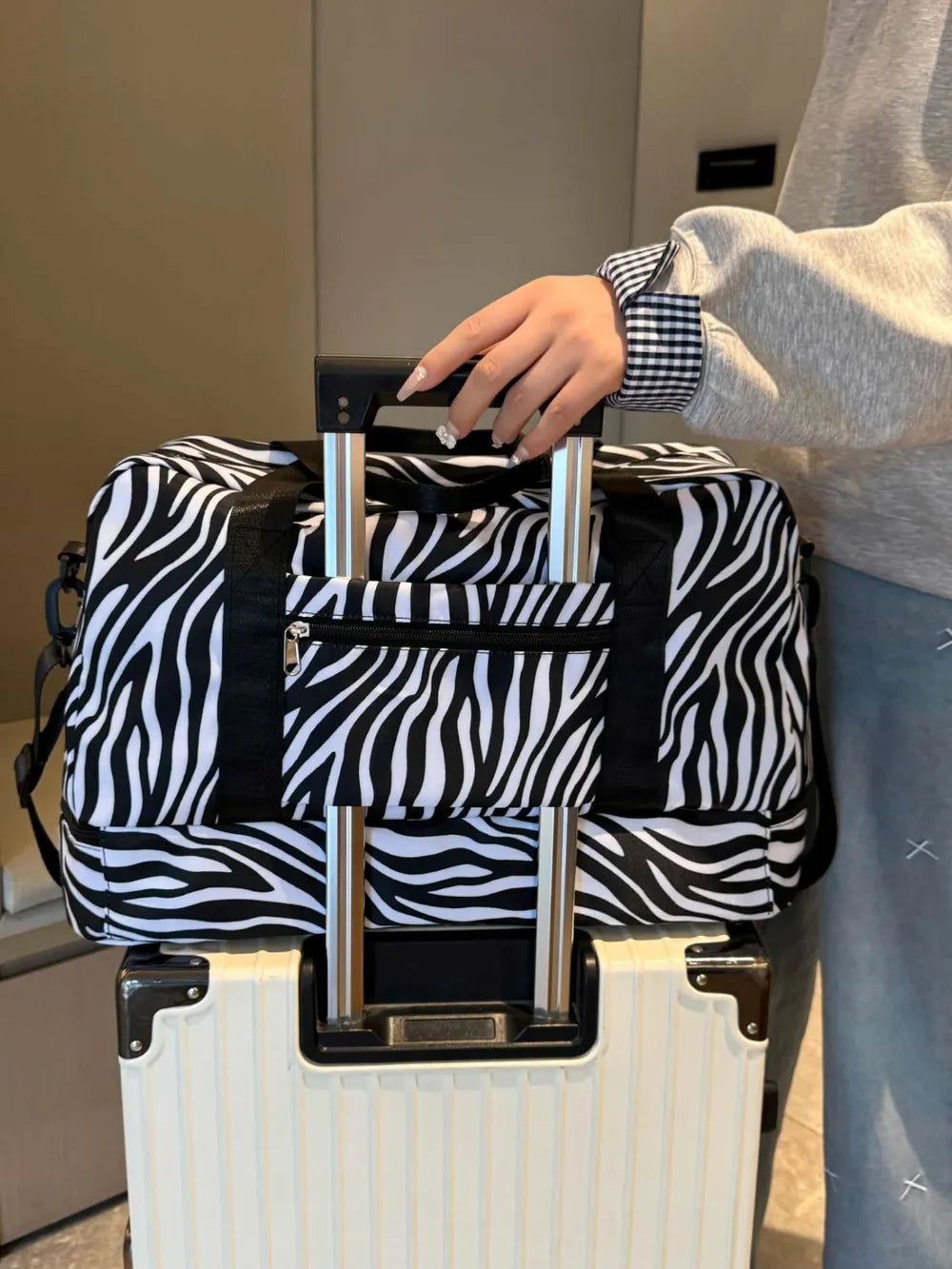 Oxford Cloth Leopard Travel Bag - Premium travel-bag from Trendsi - Just $39.99! Shop now at Handbags Specialist Headquarter
