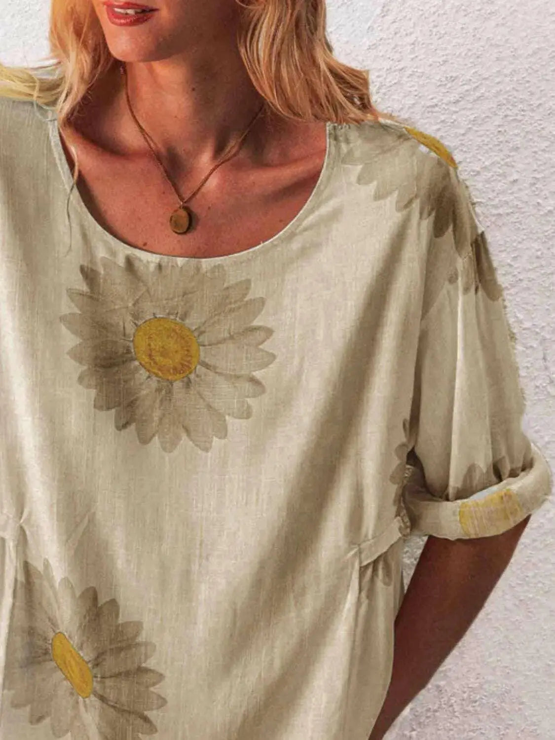 Full Size Flower Round Neck Half Sleeve T-Shirt Plus Size.