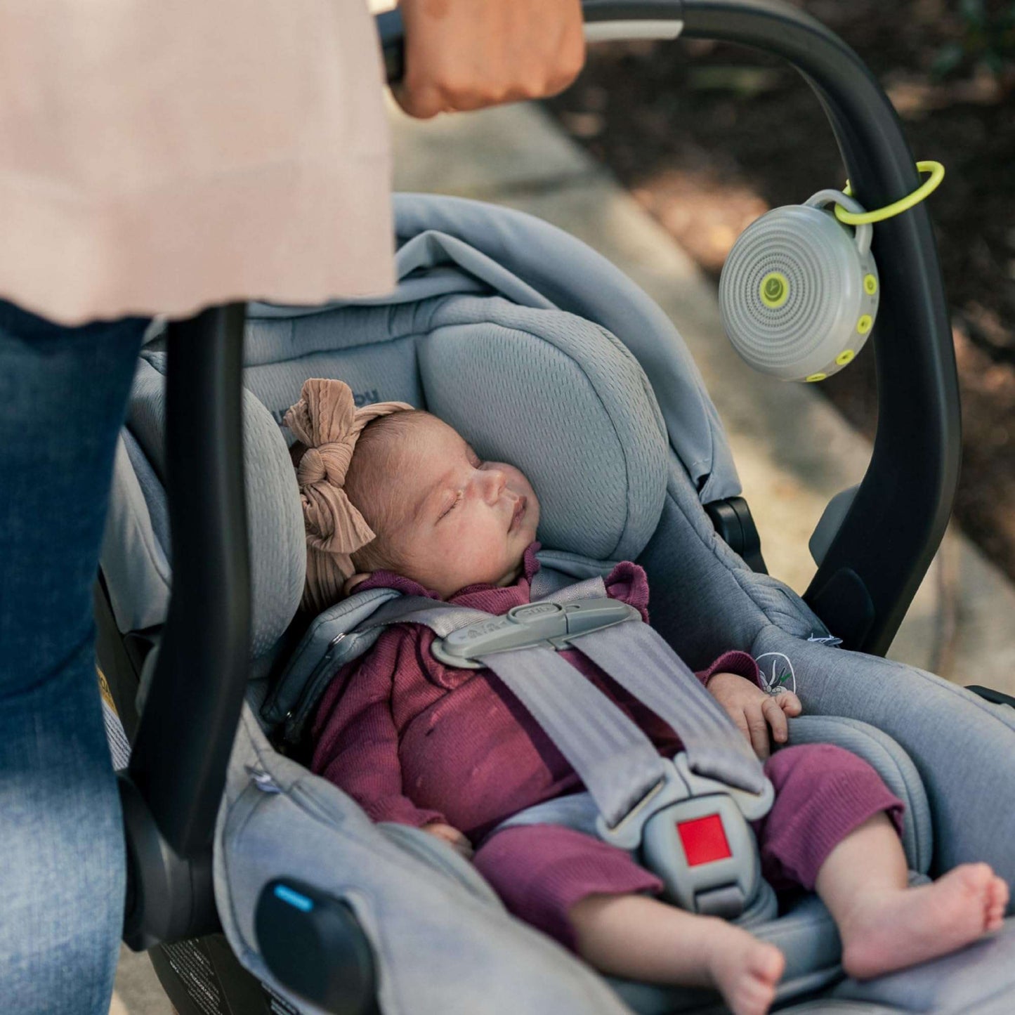 Yogasleep Hushh: Portable White Noise for Peaceful Sleep