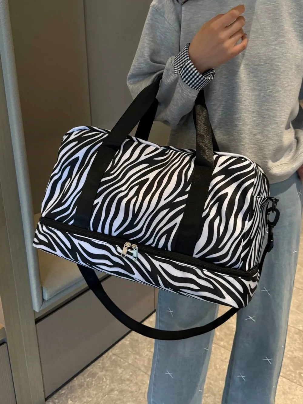 Oxford Cloth Leopard Travel Bag - Premium travel-bag from Trendsi - Just $39.99! Shop now at Handbags Specialist Headquarter