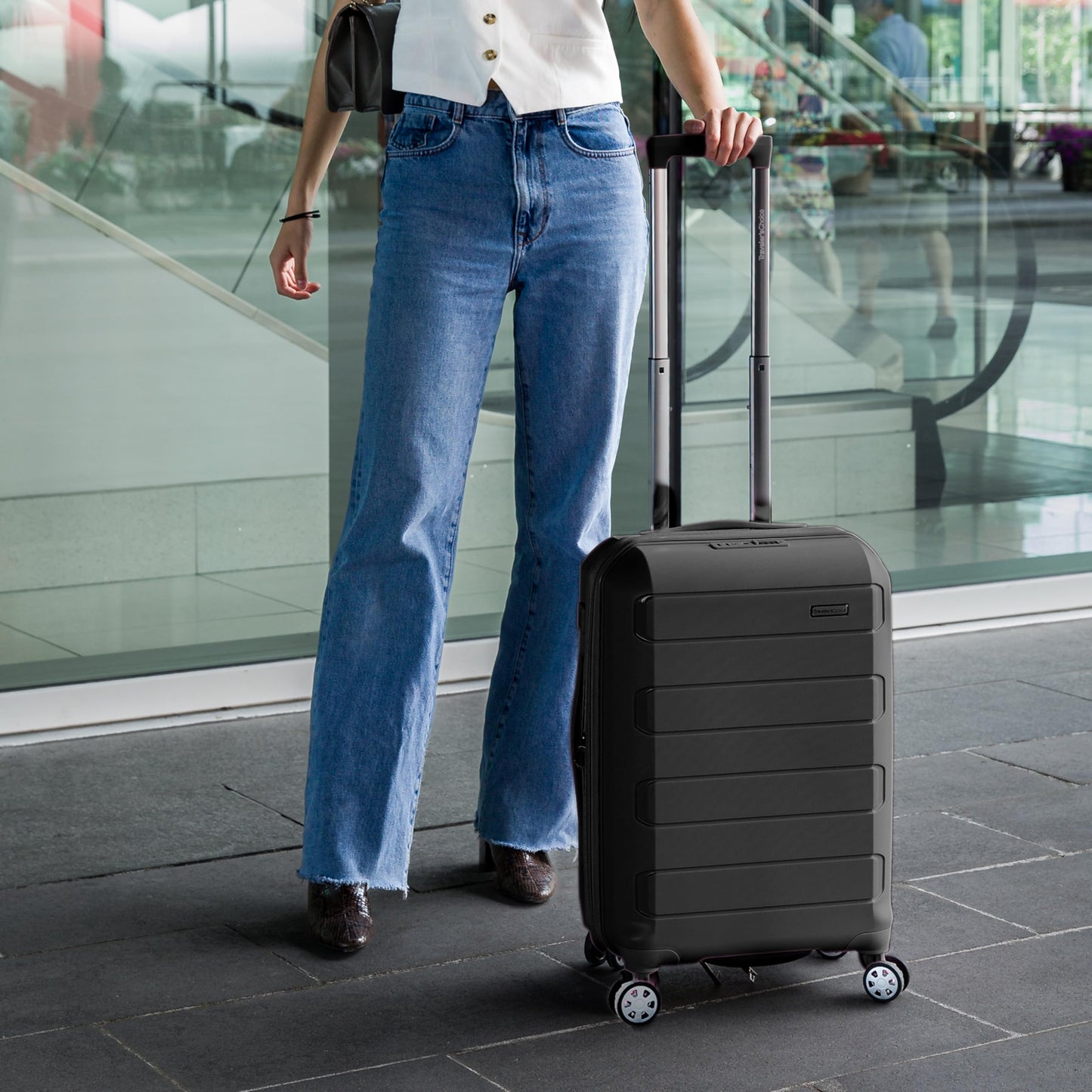 Traveler's Choice Indestructible 22 Spinner Carry-on