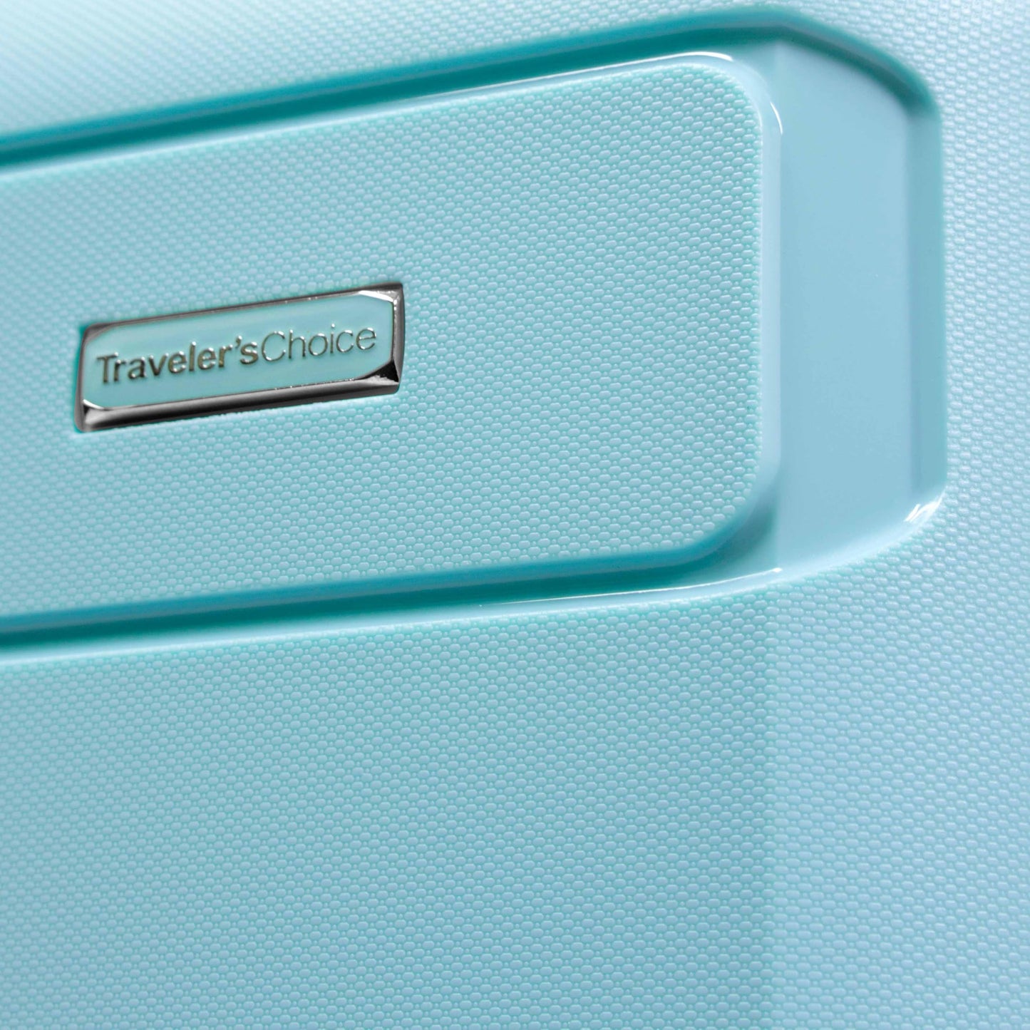 Traveler's Choice Indestructible 22 Spinner Carry-on