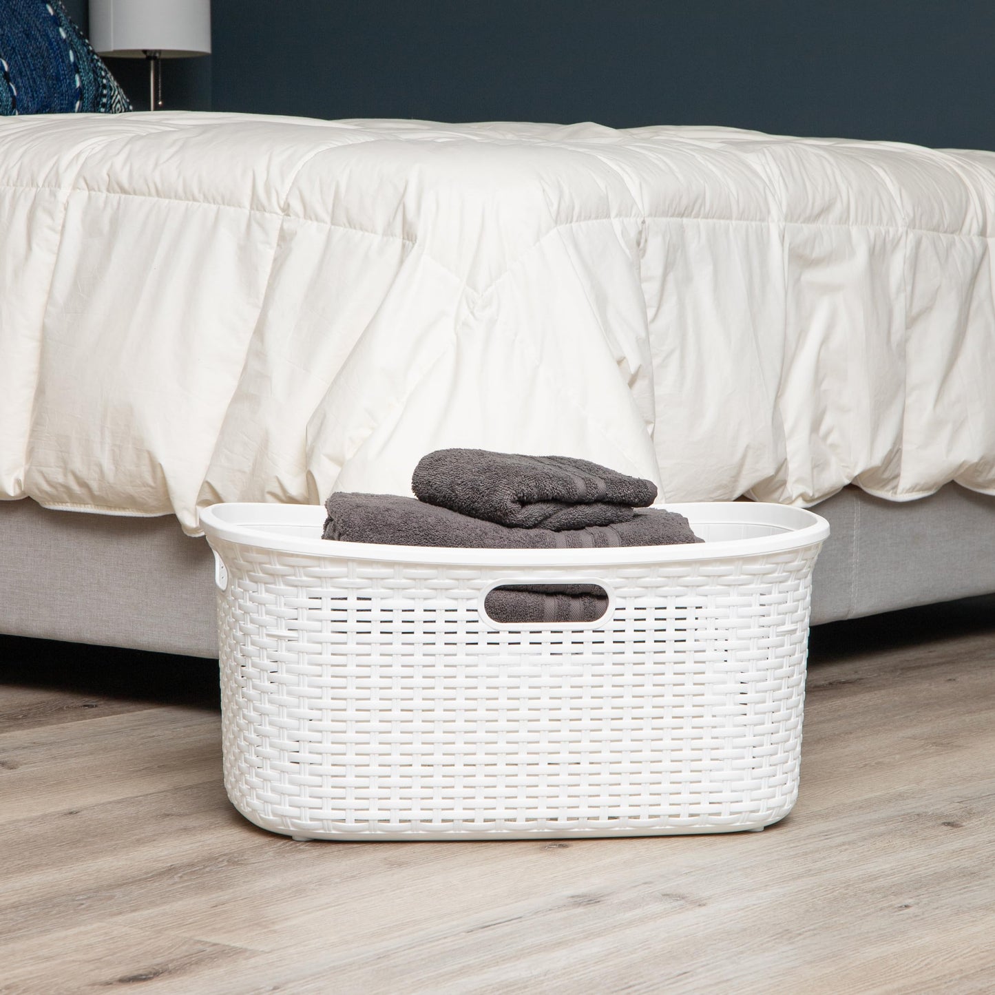 Ivory Wicker Mind Reader 40L Laundry Basket