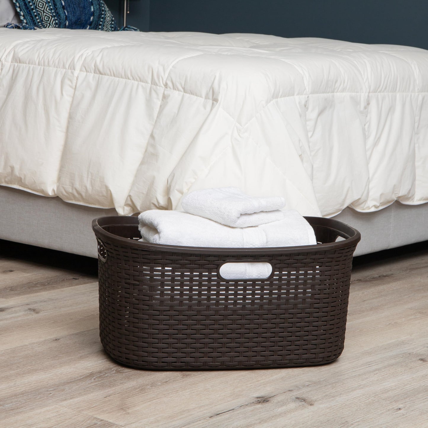 Ivory Wicker Mind Reader 40L Laundry Basket