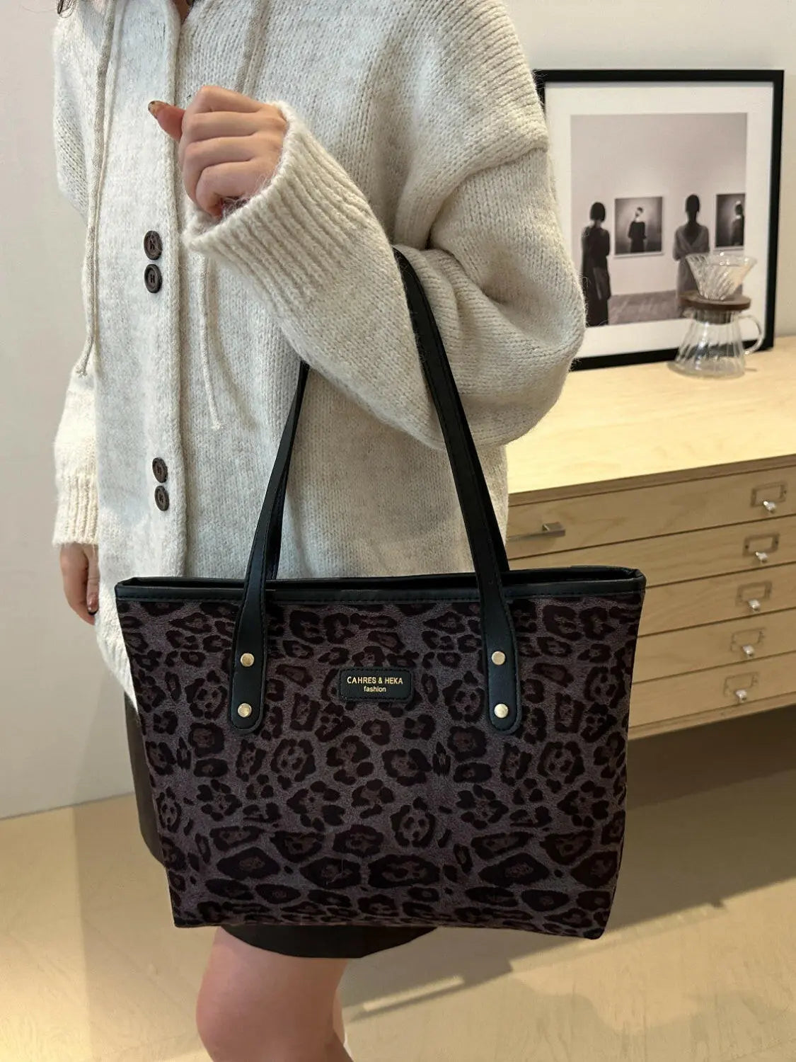 Leopard Polyester Tote Bag.