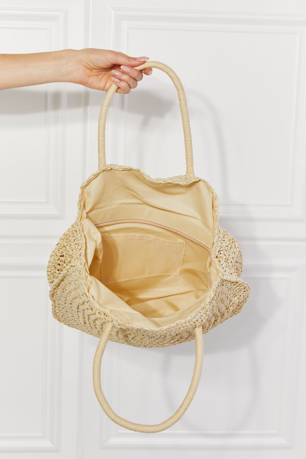 Justin Taylor Beach Date Straw Rattan Handbag in Ivory - Premium handbags from Trendsi - Just $35.99! Shop now at Handbags Specialist Headquarter