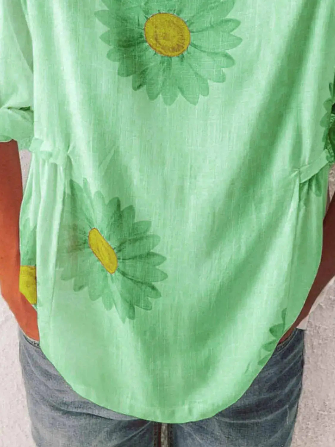 Full Size Flower Round Neck Half Sleeve T-Shirt Plus Size.